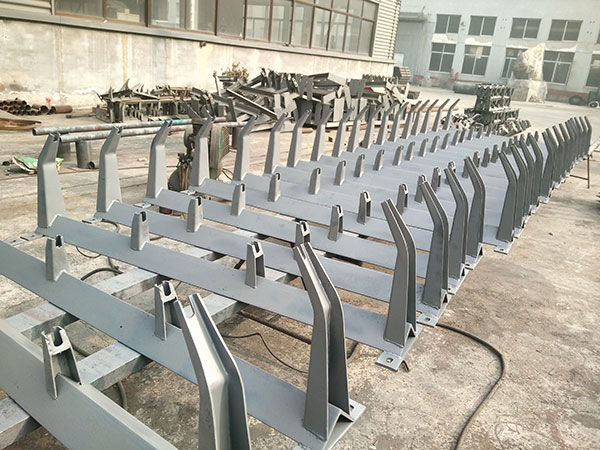 輸送機(jī)支架